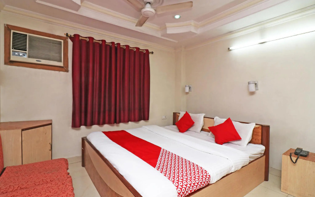 OYO 29941 Hotel Hukum Palace