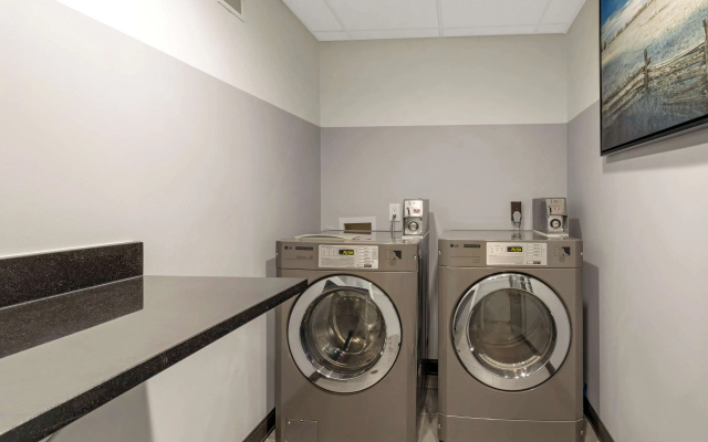Best Western Plus Cleveland Inn & Suites