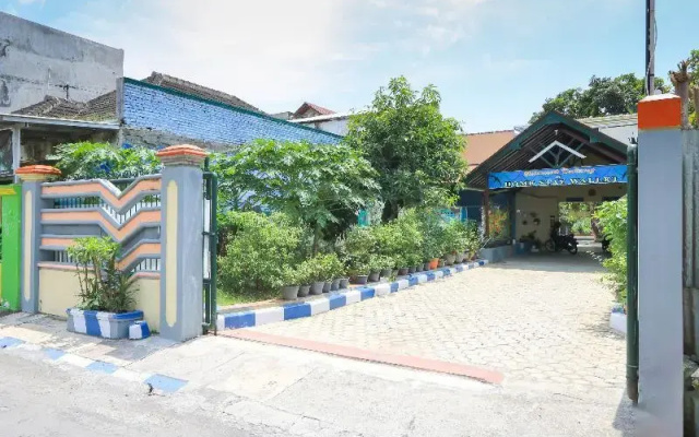 Spot On 2440 Wallet Family Residence Syariah