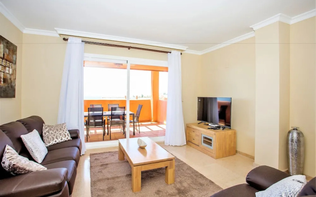 Relaxing 2 Bed 2 Bath - Sea and golf views DL24