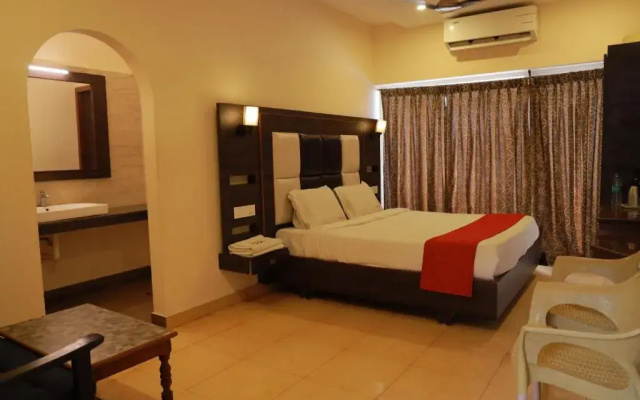 Hotel Maadhini