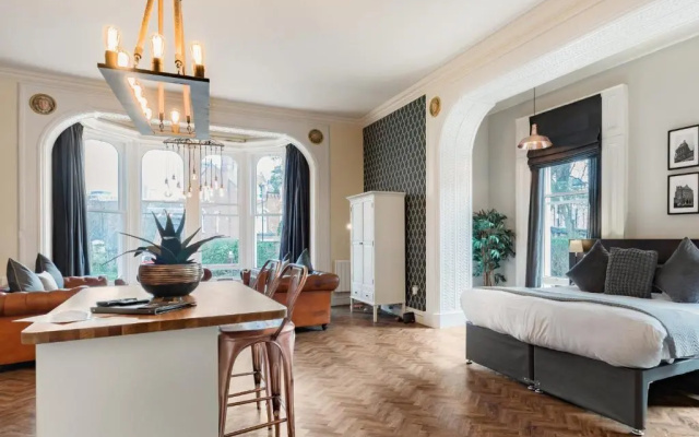 The Heaton at Claremont Apartments