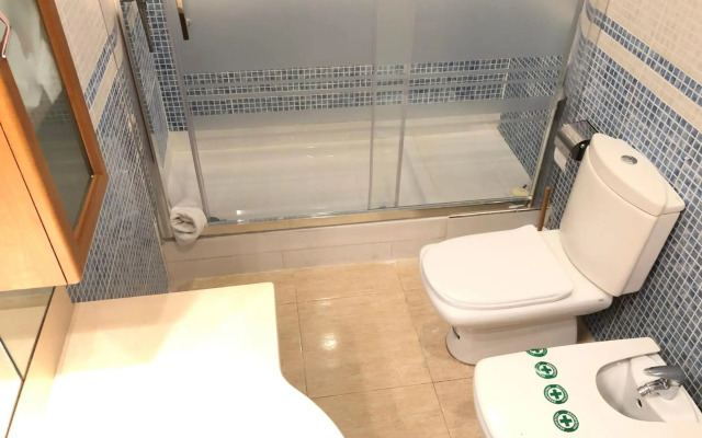 NEW! Apartment in Sarria near Metro