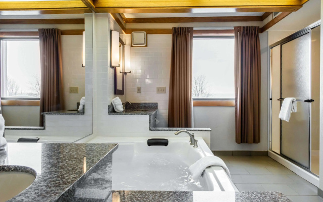 Comfort Inn & Suites Johnstown - Richland Town Center