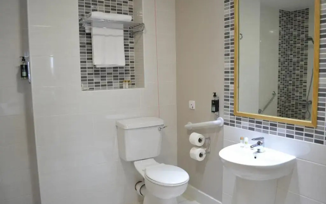 Carrick Plaza Suites & Apartments