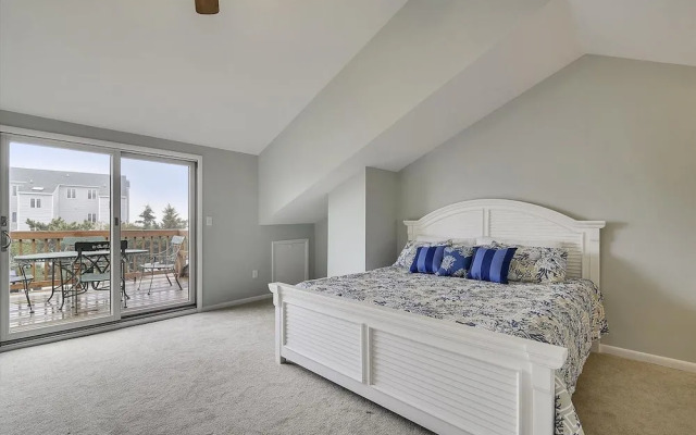 Baystrand III Unit 9 by Long & Foster