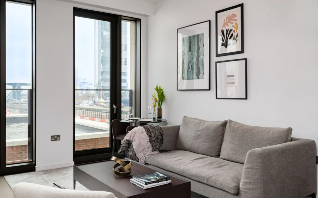 Immaculate New Studio Apartment in Canary Wharf