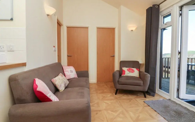 12 Manleigh Park