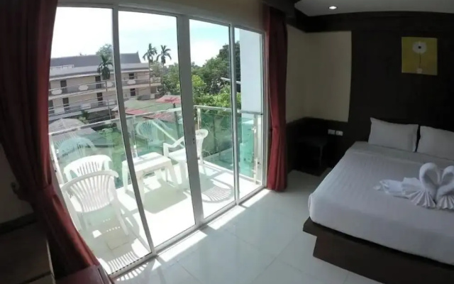EBS Hostel Phuket, Kata Beach