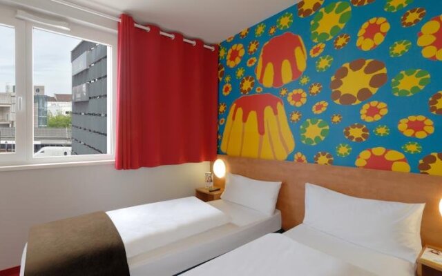 B B Hotel Bielefeld In Bielefeld Germany From 100 Photos Reviews Zenhotels Com