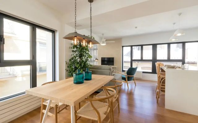 Chezmoihomes Plaza Nueva Penthouse