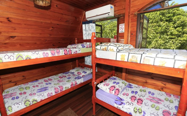 Chalé da Praia Pousada & Hostel