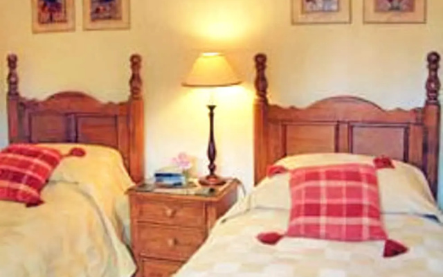 Snowshill Hill Estate B&B