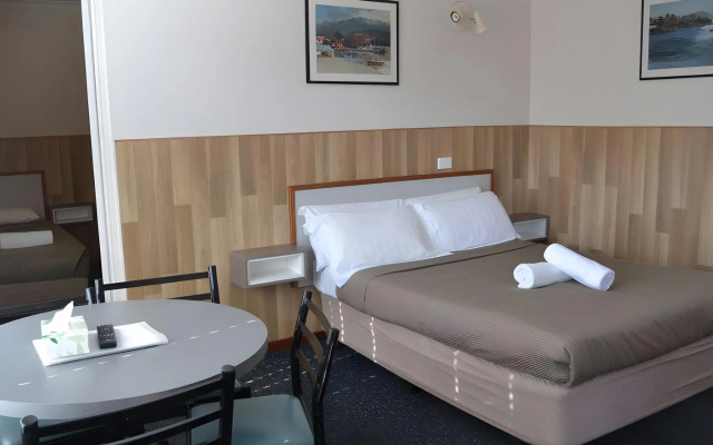 Hobart Tower Motel