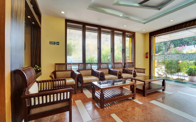 Super Townhouse Ernakulam North