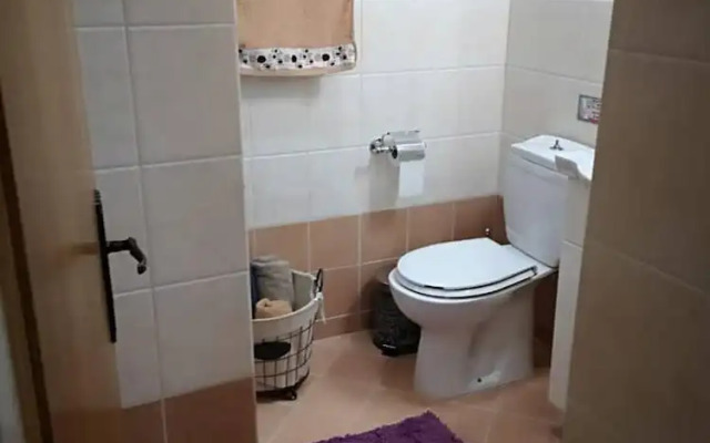 Apartment - Sleeps 5 - Parking - Private Terrace