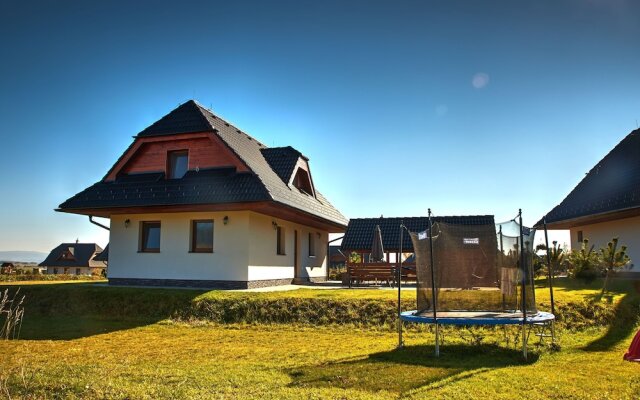 Отель Holiday House Sabala 2 Словакия, Нова-Лесна - отзывы, цены и фото номеров - забронировать отель Holiday House Sabala 2 онлайн вид на фасад