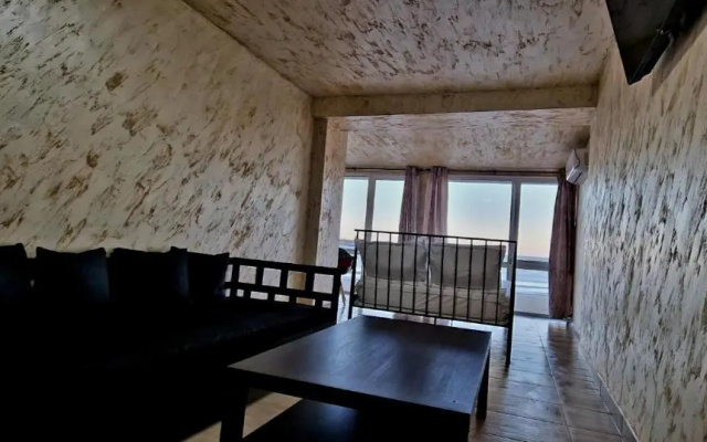 Lazy Lounge Apartments