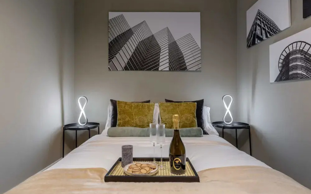 Modern Suite on Historic Calea Victoriei