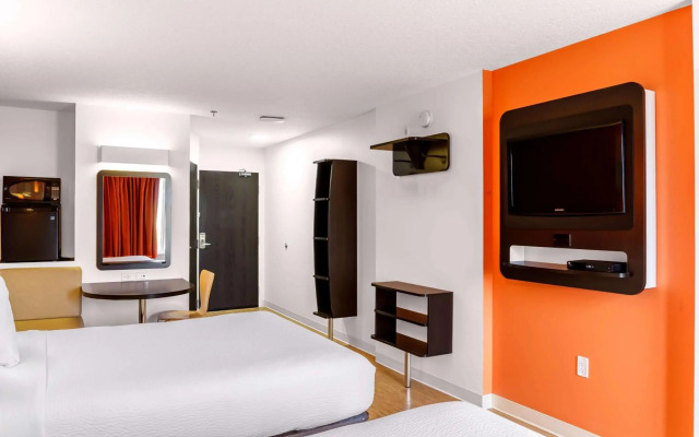 Motel 6 Swift Current, SK