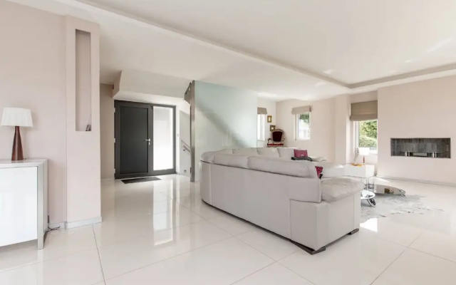 Deluxe 4 bedrooms Cramond Seaview House