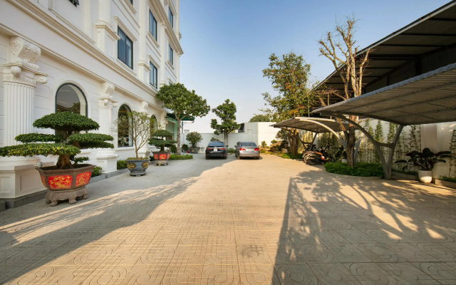 Chin Luc Hotel
