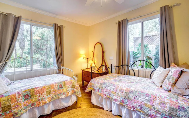 Fallbrook Vacation Rental: 3 Mi to Wineries!