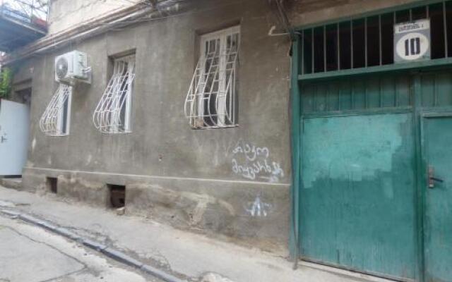 Отель Tbilisi Guest House вид на фасад