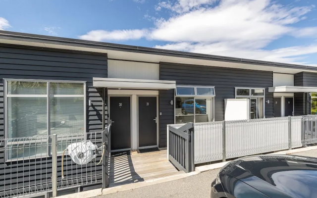 Lake View Greenstone Apartment east