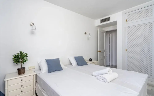 Stunning apartment in Puerto Marina