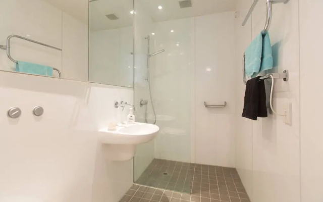 2 Bedroom Penthouse Apartment With City Views