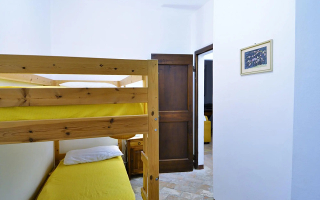 Lovely apartment in Mantignana with private terrace