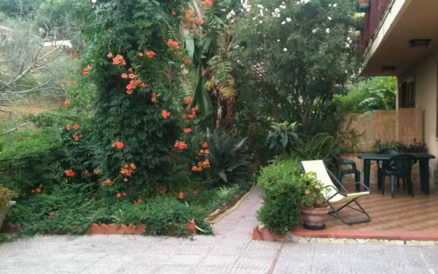 Stanza in Villa con giardino vista mare