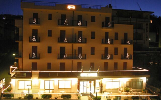 Hotel Monica Кьянчиано Терме вид на фасад