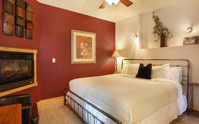 Lookout Mountain 27b 1 Bedroom Condo by RedAwning