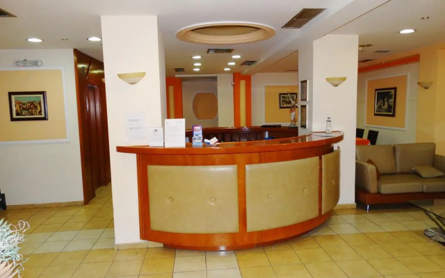 Faros 2 Hotel