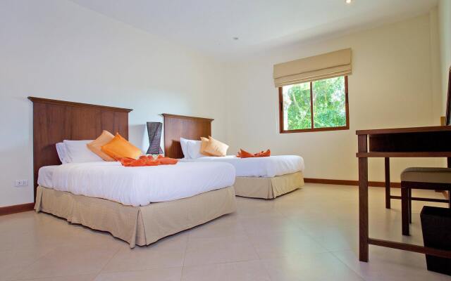 Апартаменты Bang Tao Beach Apartment комната для гостей