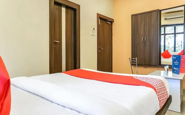 OYO 28109 Regent Hotel