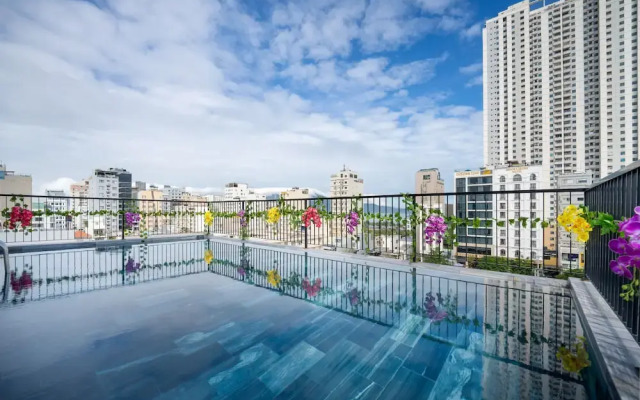 Samatha Apartment & Hotel