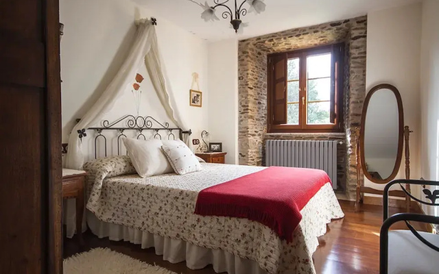 102713 House in Santiago de Compostela VR