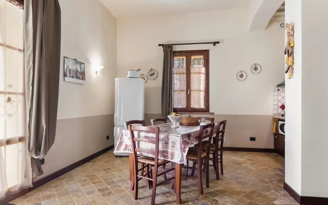 Enticing Holiday Home in Chianni With Swimming Pool