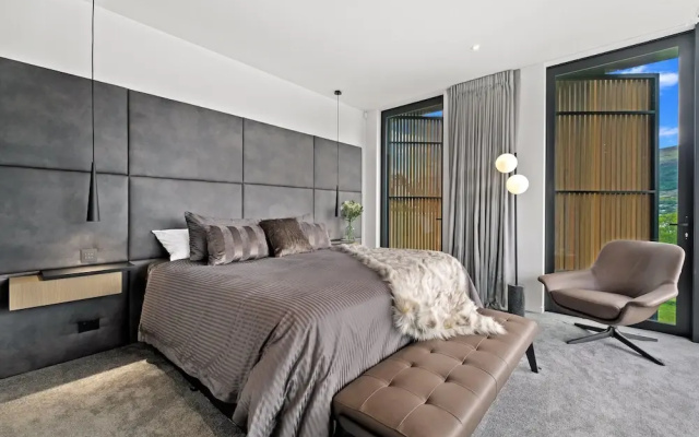 Bespoke Paradise on WIlliam Rees