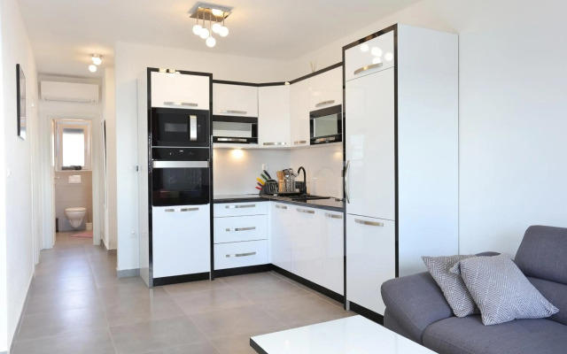 Family friendly apartments with a swimming pool Mavarstica, Ciovo - 18642