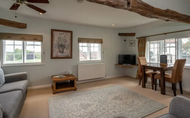 Cowdray Lodge