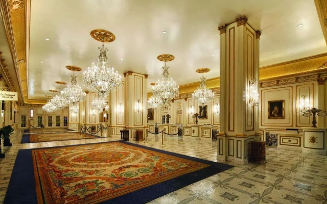 Курорт Paris Las Vegas Resort & Casino