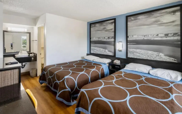 Super 8 by Wyndham Phoenix West