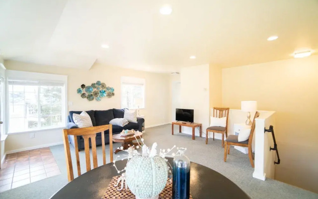 Seaside Prom 2 Bedrooms 2 Bathrooms Home