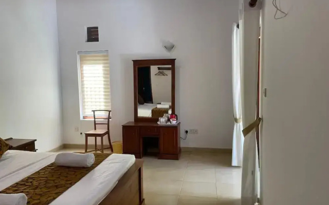 Cenreeza Airport Villa