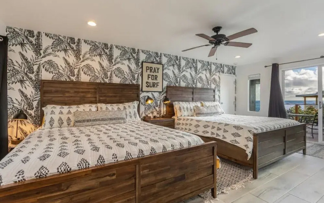Bond House 4 Bedroom Home by RedAwning