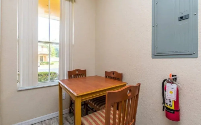 2735calab 4 Bedroom Townhouse
